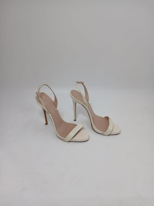 Salto Alto by Giuseppe Zanoti